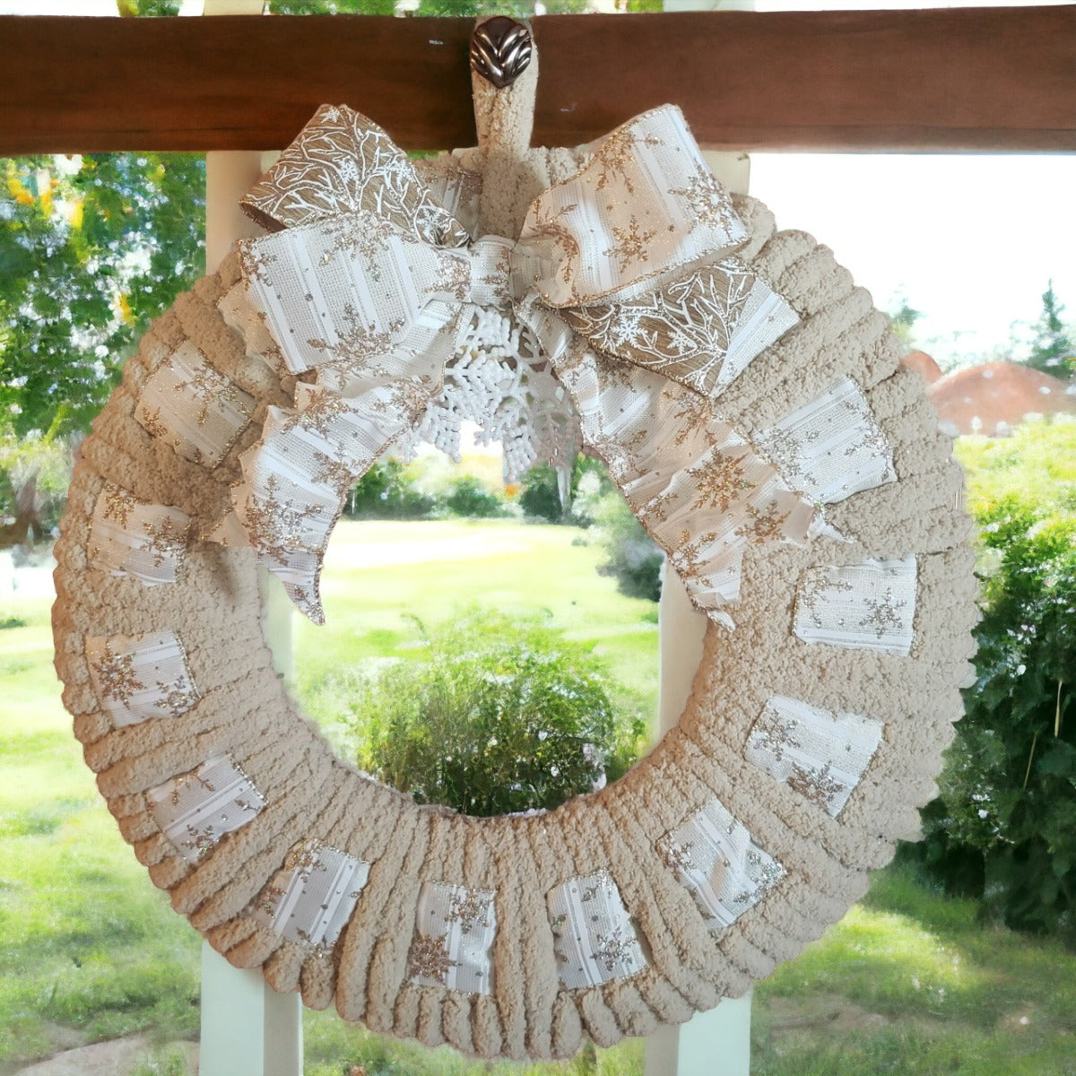 Delicate and Sparkly 18' Wreath